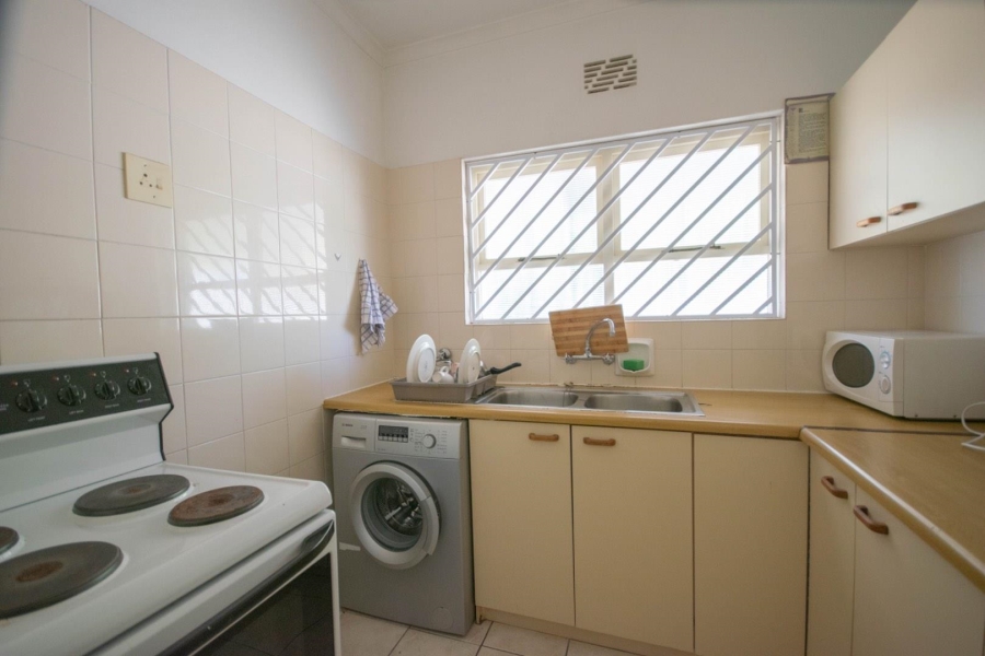 To Let 1 Bedroom Property for Rent in Sea Point Western Cape